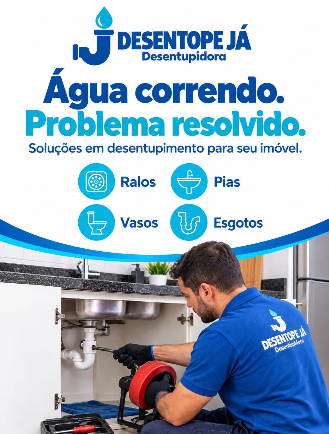Profissional da Desentope Já realizando desentupimento de pia